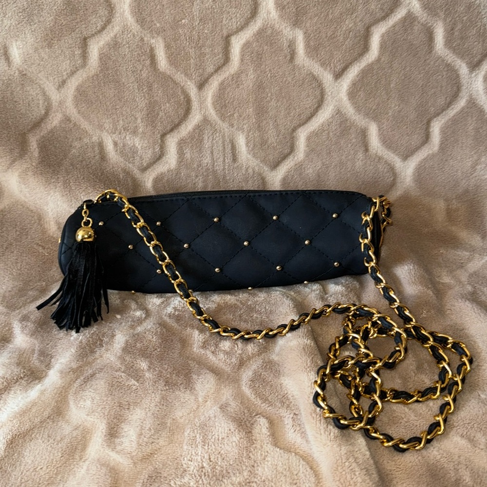 Like new vintage cylinder bag